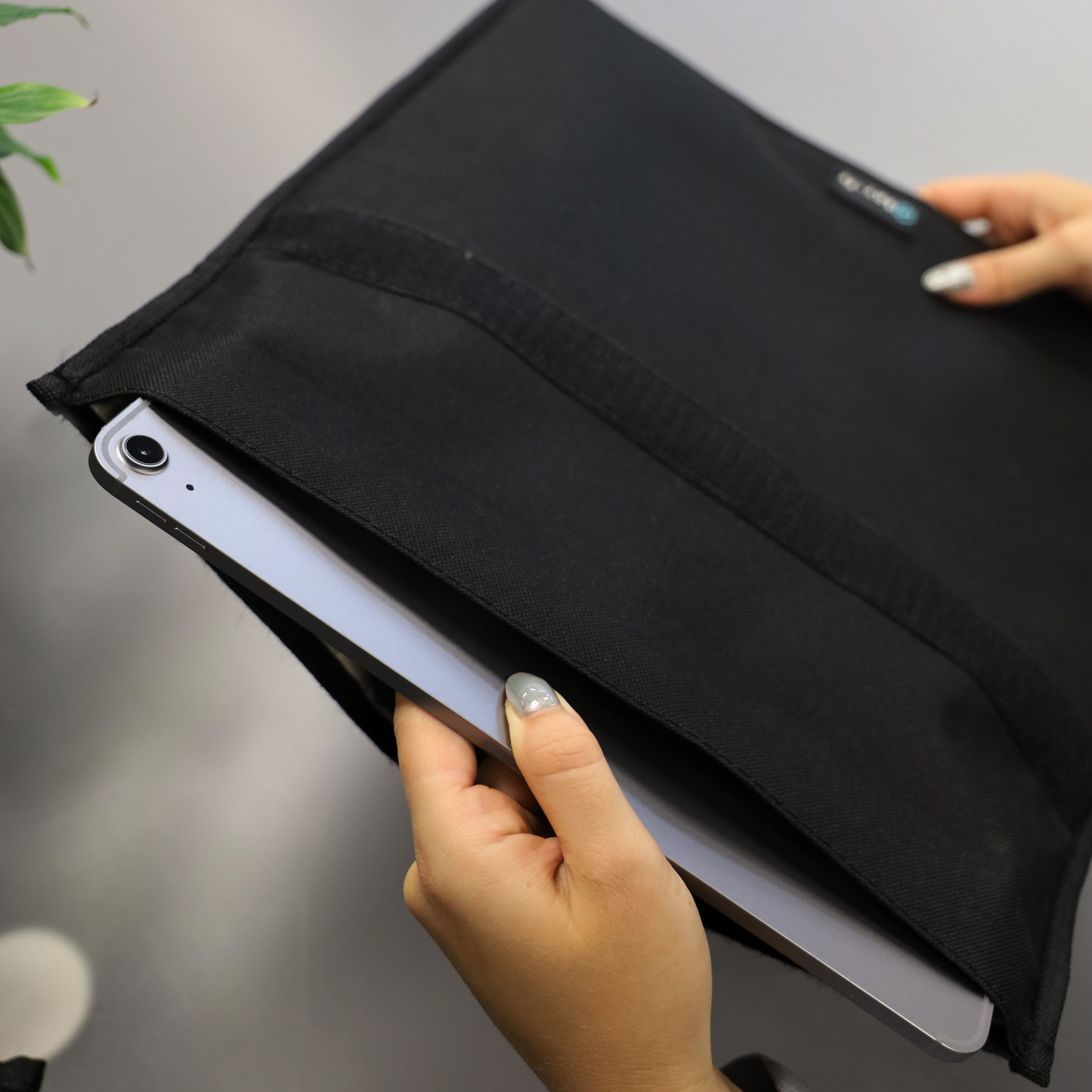 Faraday bag open – faraday pouch for phone and laptop
