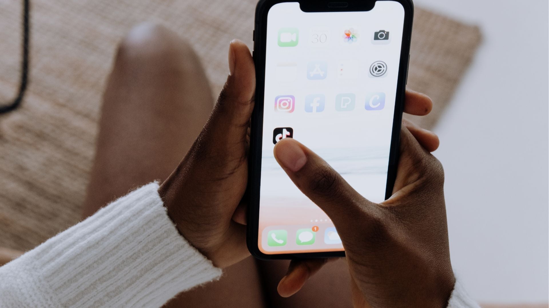 Is Tiktok spying on you? Privacy risks explained simply
